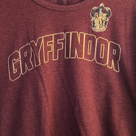 Harry Potter Gryffindor Tee Shirt - Picture 4 of 5